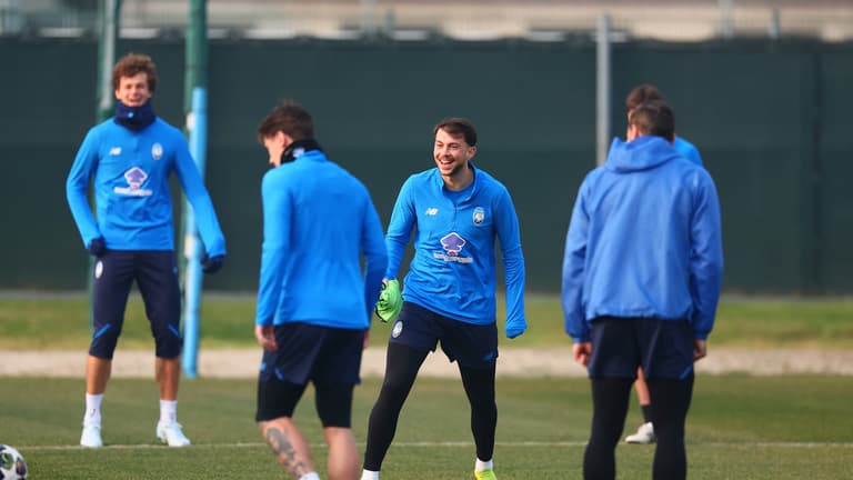 samardzic lazar-UCL KO Play-offs Training-0294