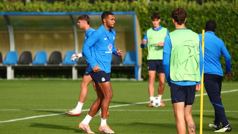 hien isac-UCL League Phase MD3 Training1654