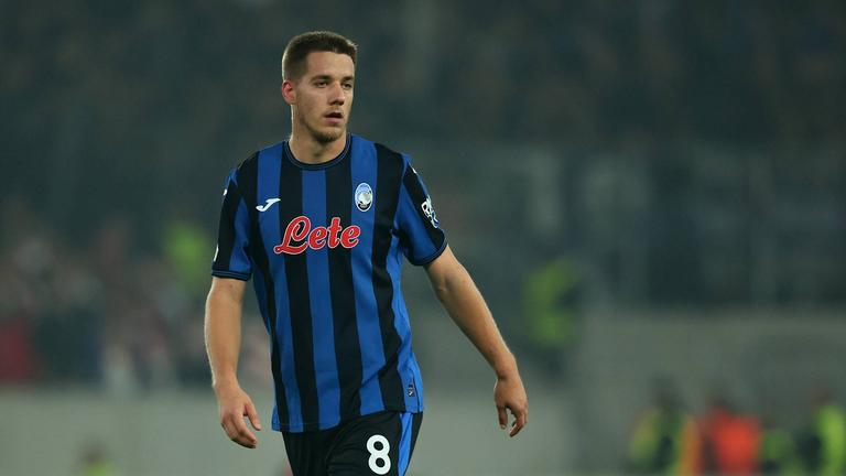 pasalic-during UCL MD4 Stuttgart - Atalanta0035