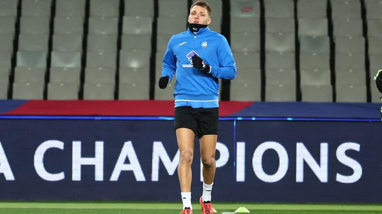 retegui-during training session ahead of the UCL match between FC Barcelona - Atalanta_0100