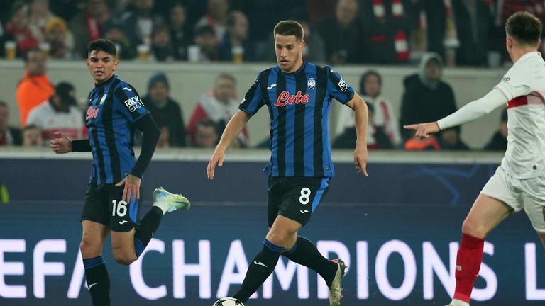 pasalic-during UCL MD4 Stuttgart - Atalanta0031