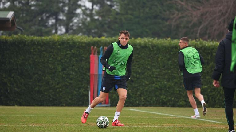 retegui-during training session ahead of the match Club Brugges - Atalanta UCL knockout phase play-offs 1st leg_0044