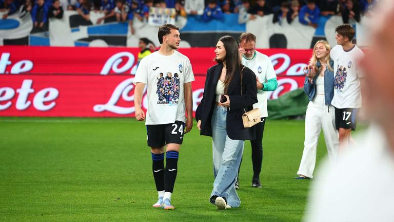 festa_fine_gara-Serie A Enilive 2024-25 giornata 38 Atalanta-Parma_0002