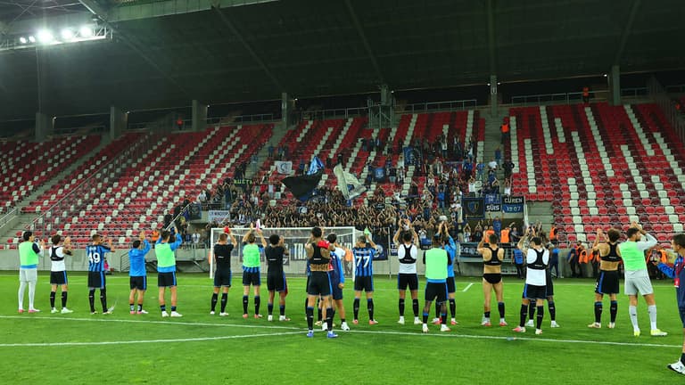 saluto ai tifosi-Playoff UECL Hapoel Tel-Aviv vs Atalanta-0054