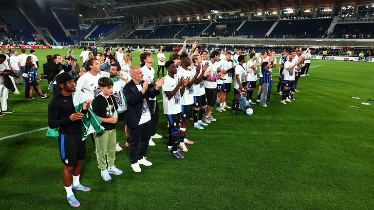 festa_fine_gara-Serie A Enilive 2024-25 giornata 38 Atalanta-Parma_0142