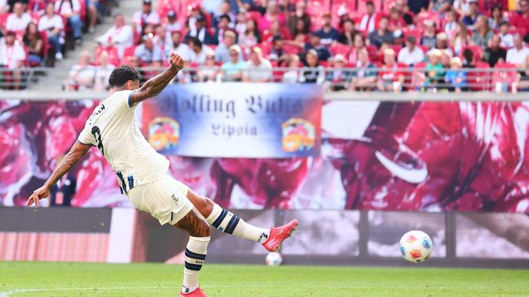 RB Leipzig-Atalanta friendly match 2025/26: Gianluca Scamacca al tiro
