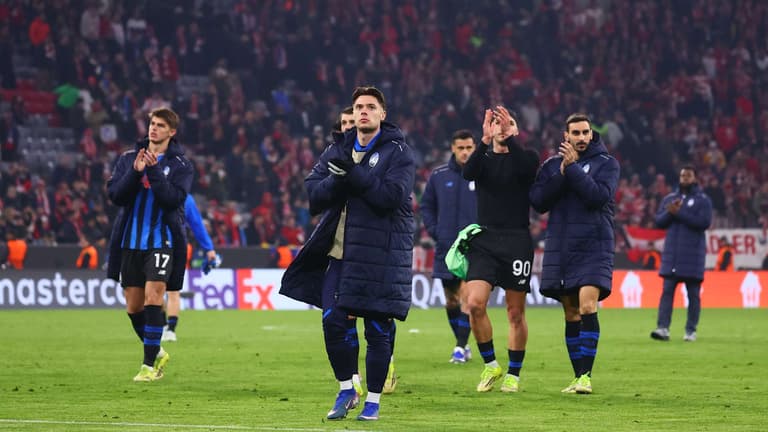 saluto ai tifosi-UCL R16 2nd leg Bayern Munchen-Atalanta-1016