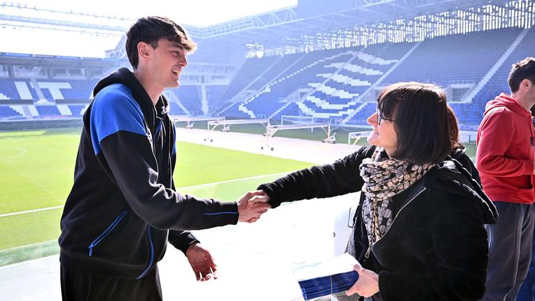 Mattia Tavanti ed i premi alle scuole | La Scuola allo Stadio 2024/25 | Appuntamento numero 5 | Gewiss Stadium 21-02-2025