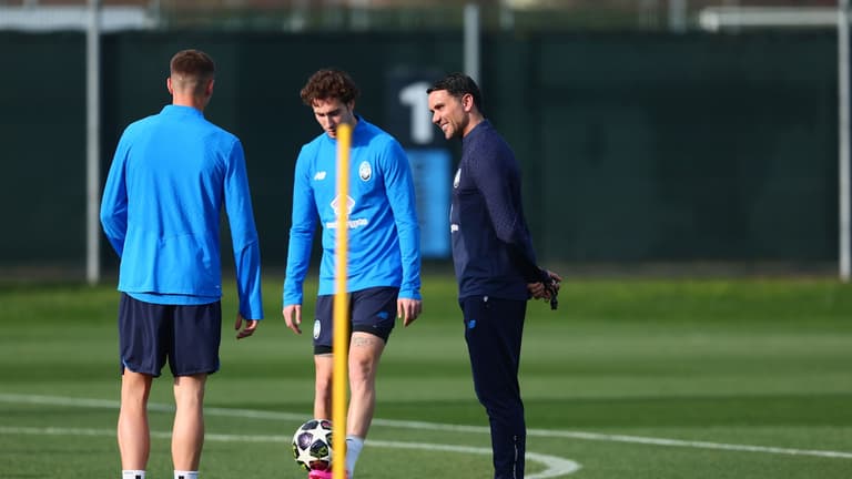 TRAINING-UCL R16  Training-0370