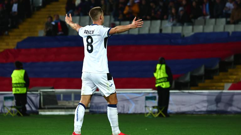 dopogol pasalic-during training session ahead of the UCL match between FC Barcelona - Atalanta_0138