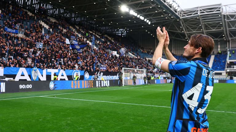 Celebrazione Marten De Roon-Serie A Enilive 25-26 Atalanta-Verona2434