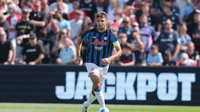 djimsiti berat-De Kuip Cup Feyenoord-Atalanta--0012