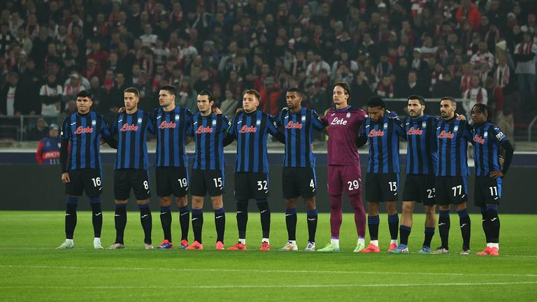 minuto di silenzio-during UCL MD4 Stuttgart - Atalanta0009