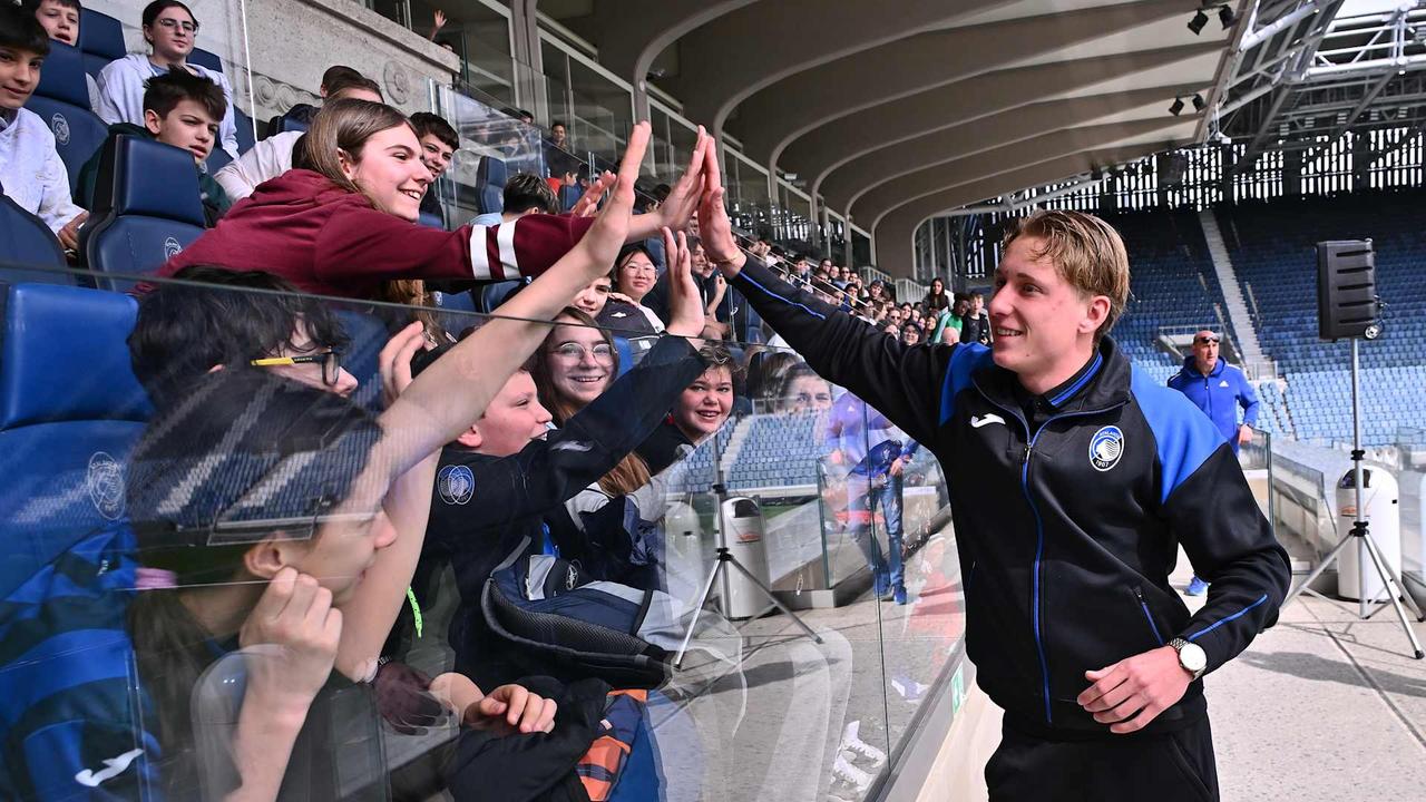 Oleksandr Dragan hosting the 2024/25 “La Scuola allo Stadio” Round 9