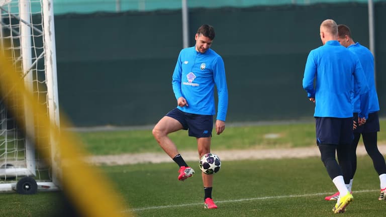 djimsiti berat-UCL KO Play-offs Training-0278