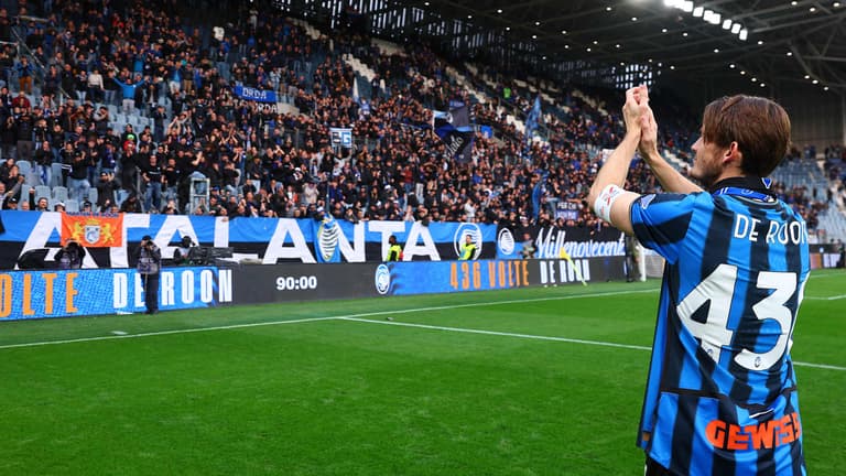 Celebrazione Marten De Roon-Serie A Enilive 25-26 Atalanta-Verona2435