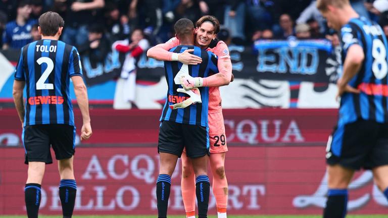 hien e carnesecchi-Serie A Enilive 2024-25 giornata 32 Atalanta-Bologna_0454