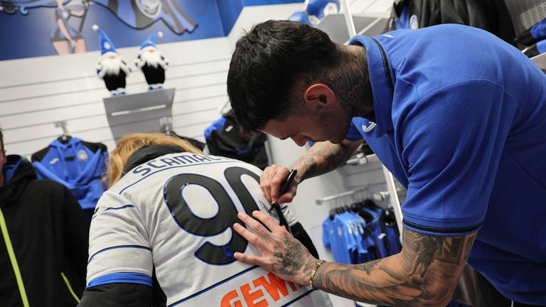 Gianluca Scamacca Meet&Greet presso Atalanta Store Bergamo Centro-0058