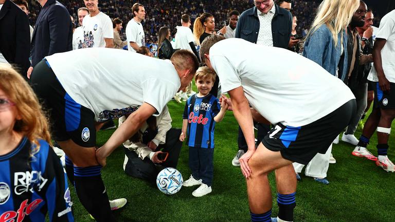 festa_fine_gara-Serie A Enilive 2024-25 giornata 38 Atalanta-Parma_0059