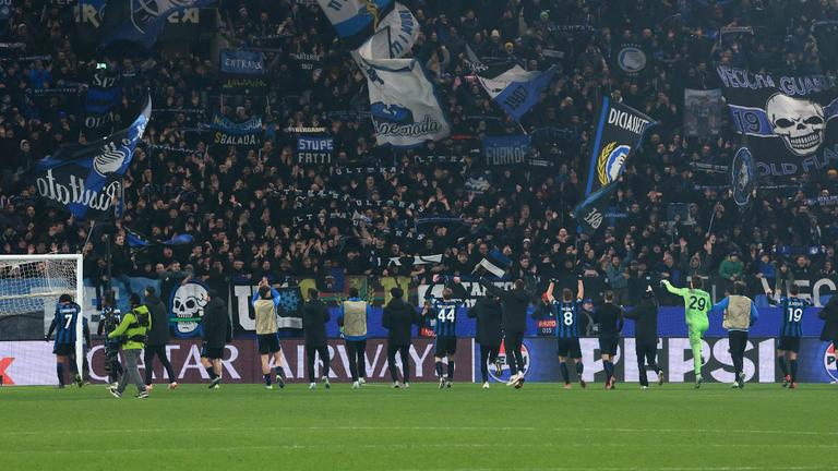 saluto ai tifosi-during MD-1 UCL Atalanta vs Sturm Graz_0030