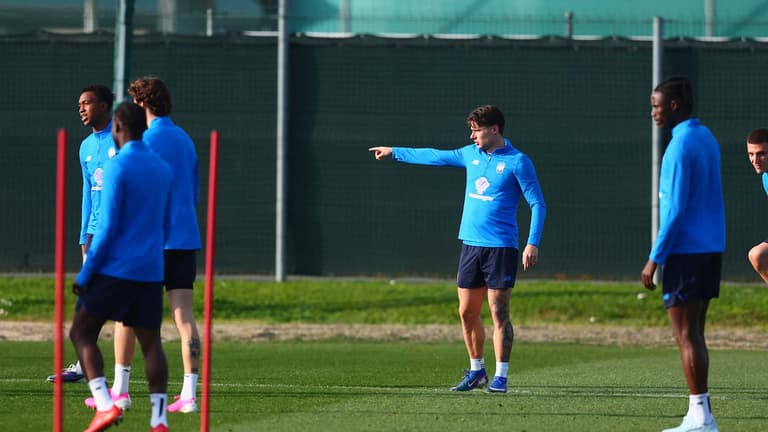 TRAINING-UCL R16  Training-0405