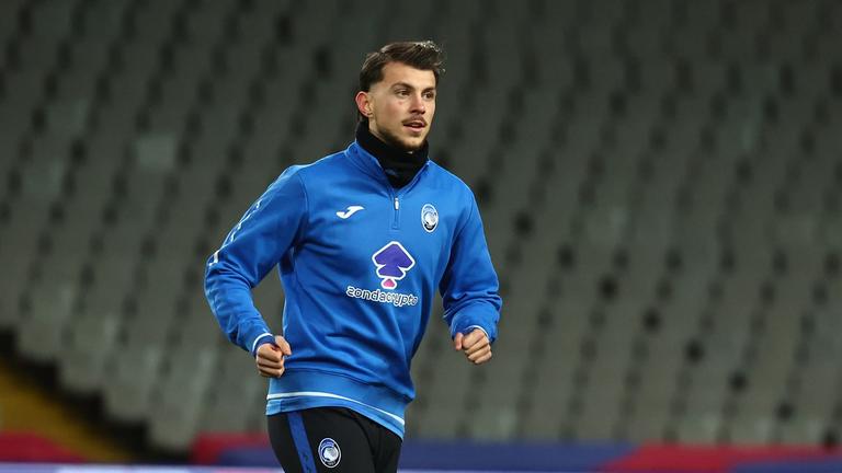 samardzic-during training session ahead of the UCL match between FC Barcelona - Atalanta_0125