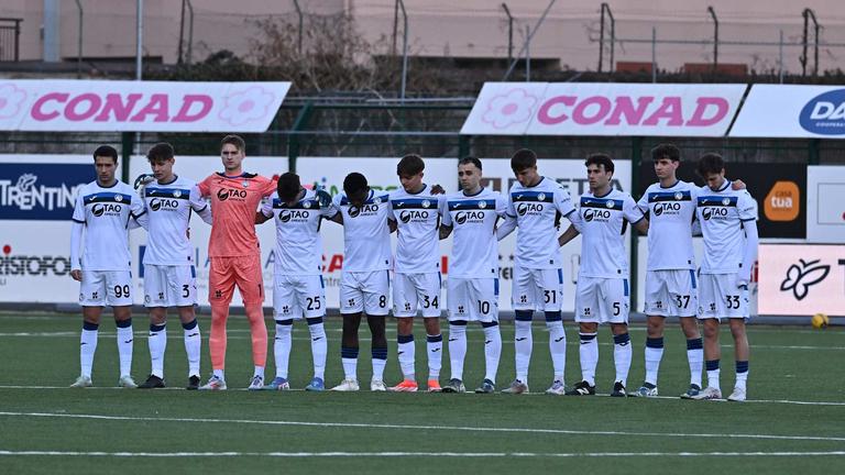 Minuto di raccoglimento per Fabio Cudicini - Trento vs Atalanta U23 11-01-2025 068