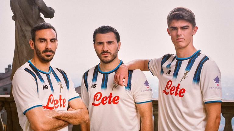Zappacosta, Kolašinac e De Ketelaere indossano l'Away Kit New Balance 2025/26