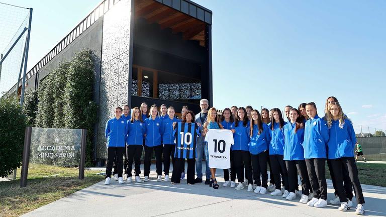 1920 Tendaflex con una squadra femminile