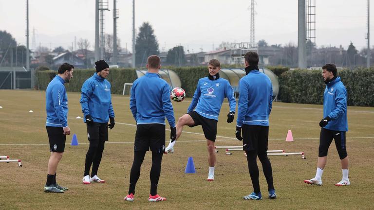 de ketelaere-during MD-1 UCL training Atalanta vs Sturm Graz_0006