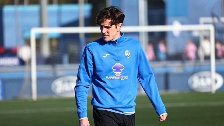 zaniolo-during training session ahead of the UCL match between FC Barcelona - Atalanta_0168