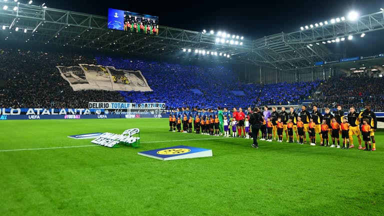 tifosi coreografia-UCL KO Play-offs Atalanta-Borussia Dortmund-0095