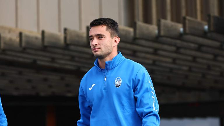 vlahović-during MD-1 UCL training  Atalanta vs Celtic_0014