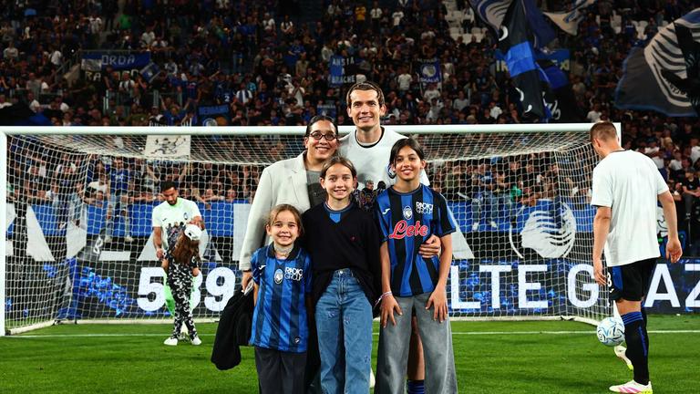 festa_fine_gara-Serie A Enilive 2024-25 giornata 38 Atalanta-Parma_0194