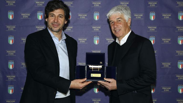 Demetrio Albertini presents the 2019-2020 Panchina d’oro award to Gian Piero Gasperini