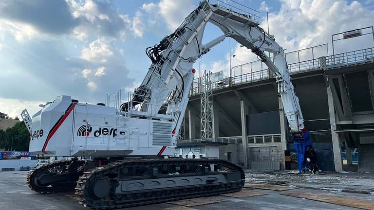 CAT 6015 Jumbo Demolition – Despe per Gewiss Stadium