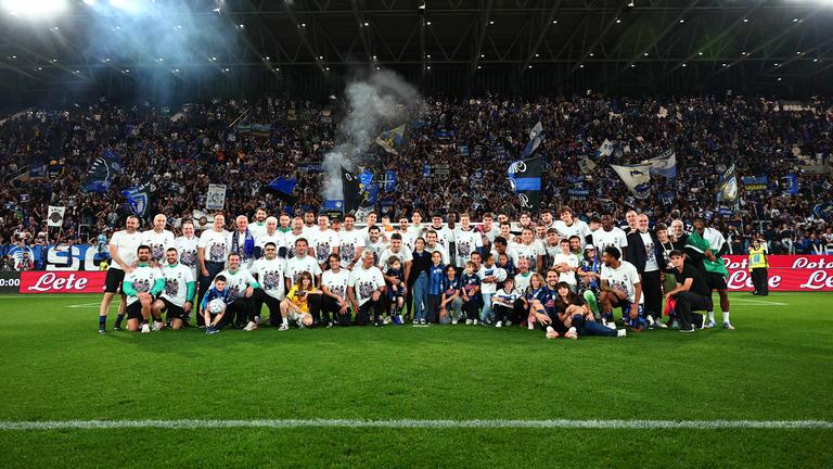 festa_fine_gara-Serie A Enilive 2024-25 giornata 38 Atalanta-Parma_0157