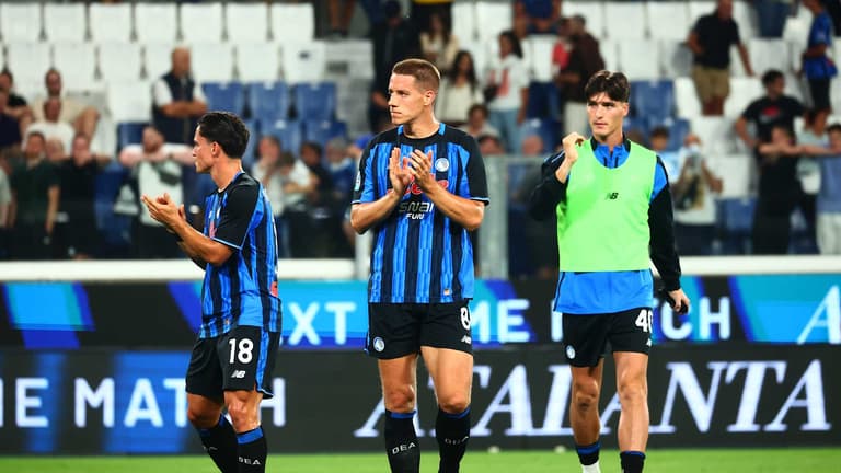 saluto ai tifosi-Serie A Enilive 26-27 Atalanta-Cagliari-0050