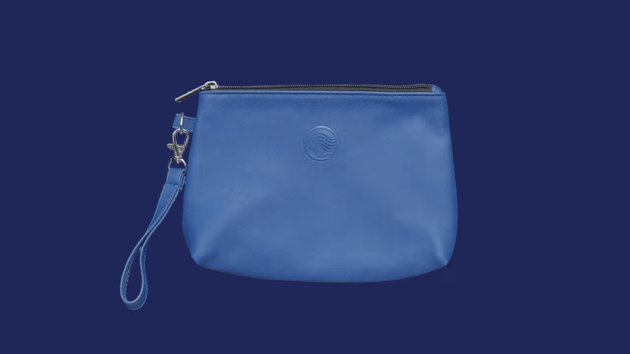 Blue leather pouch: where elegance meets Atalanta style