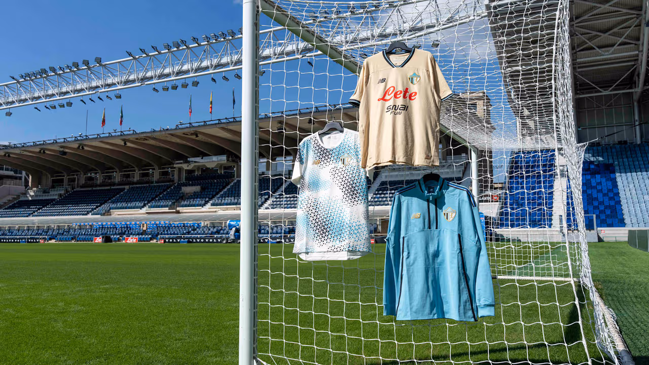 Complete your Third Kit look with the pre-match shirt and jacket