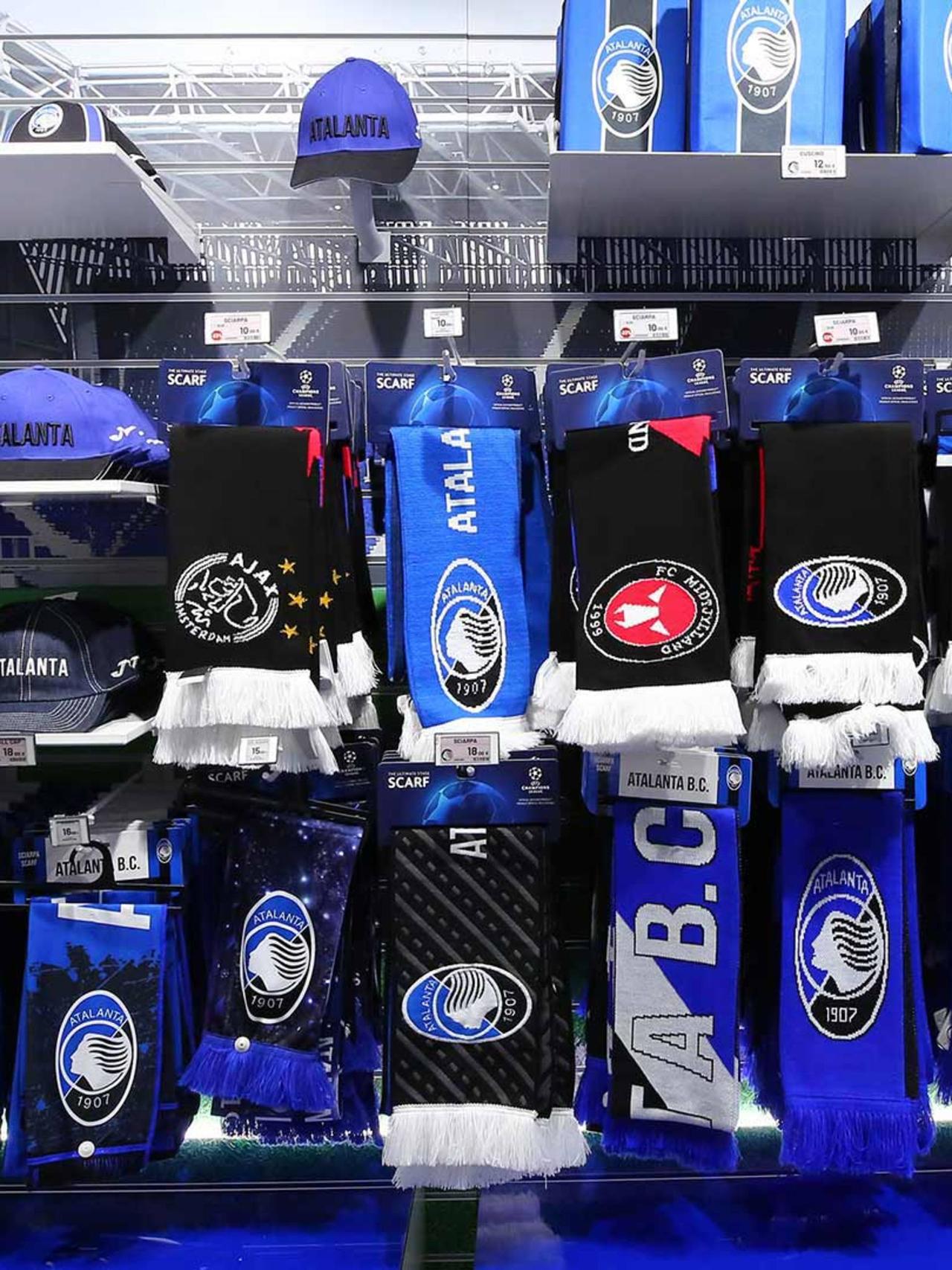 Atalanta Store: choose your favourite scarf