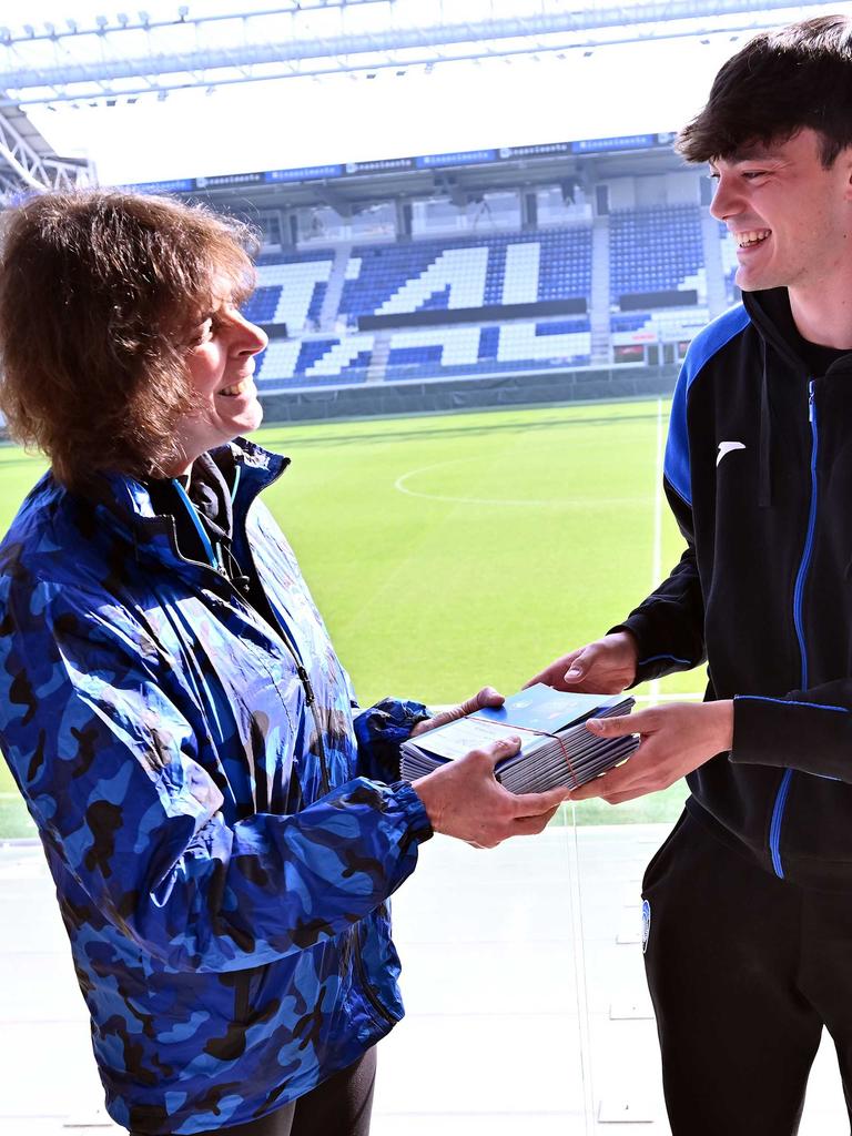 I premi ai partecipanti | La Scuola allo Stadio 2024/25 | Appuntamento numero 5 | Gewiss Stadium 21-02-2025