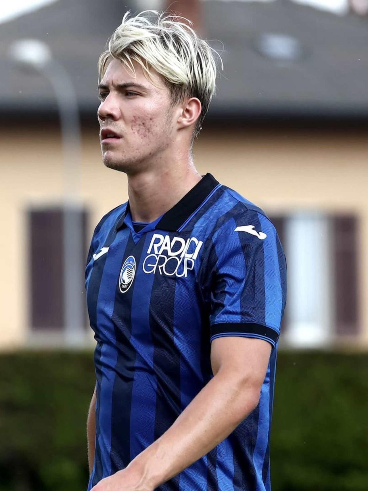 Rasmus Højlund joins Manchester United
