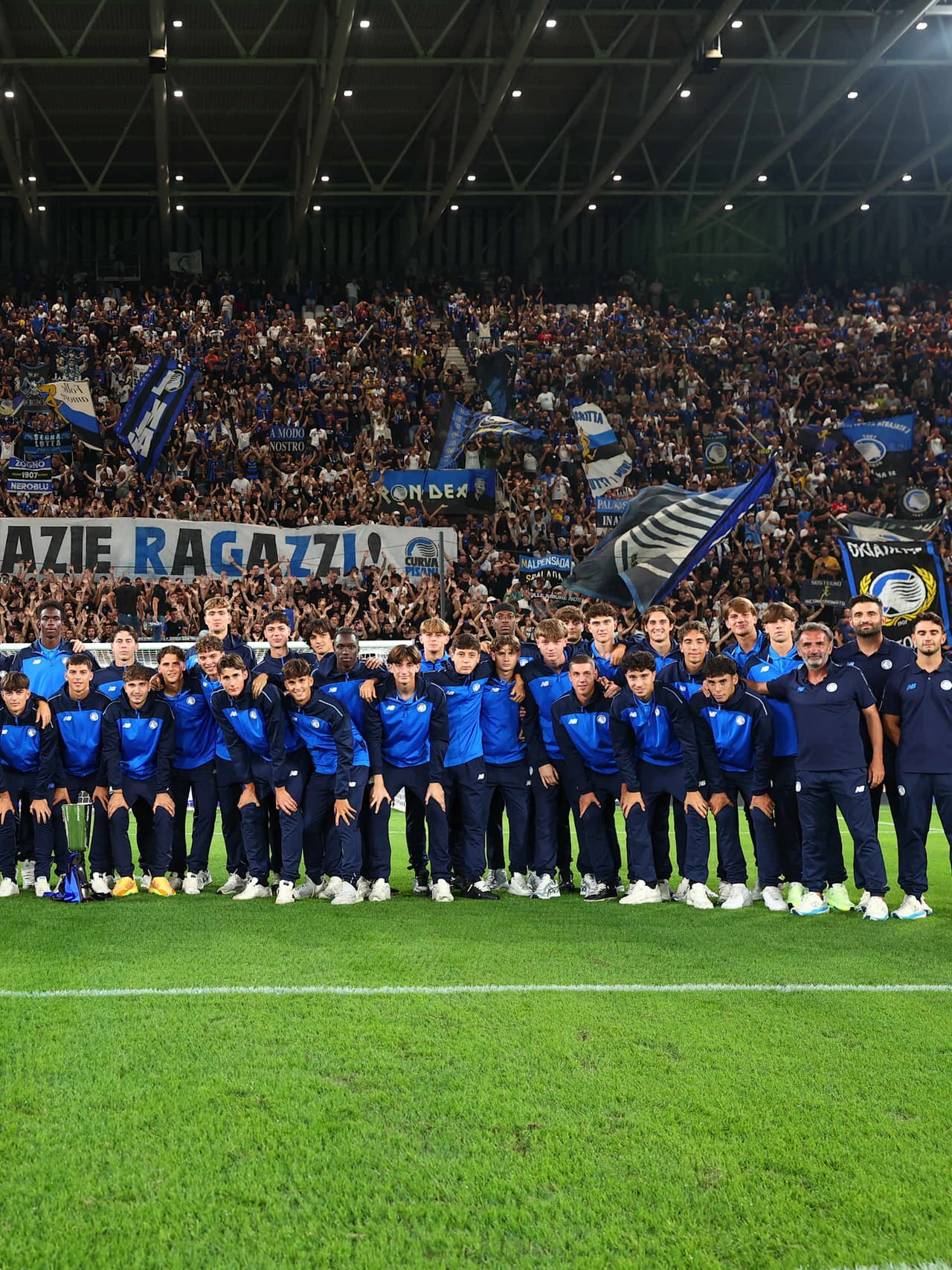 Primavera parade the Super Cup at the New Balance Arena