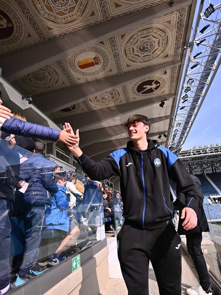 Mattia Tavanti saluta i ragazzi | La Scuola allo Stadio 2024/25 | Appuntamento numero 5 | Gewiss Stadium 21-02-2025