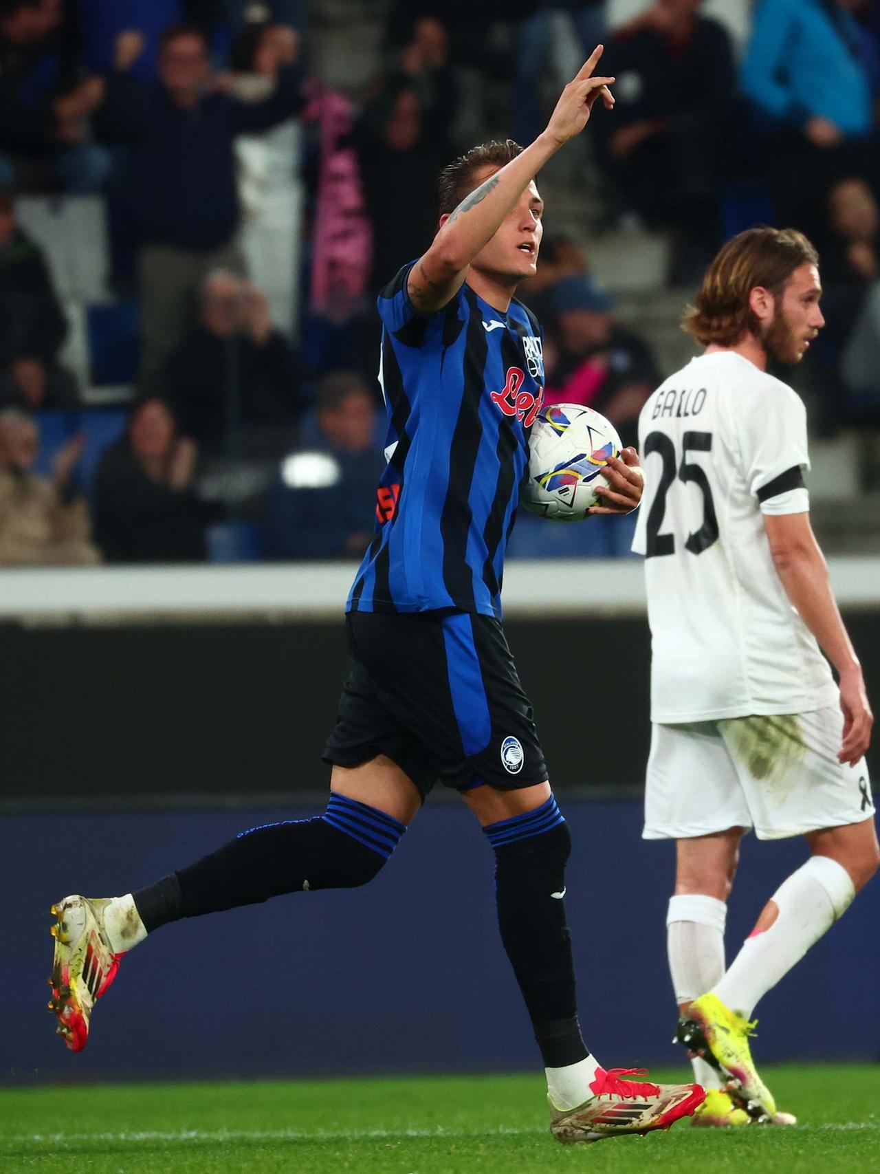 Retegui hits 24 but it's a 1-1 stalemate with Lecce