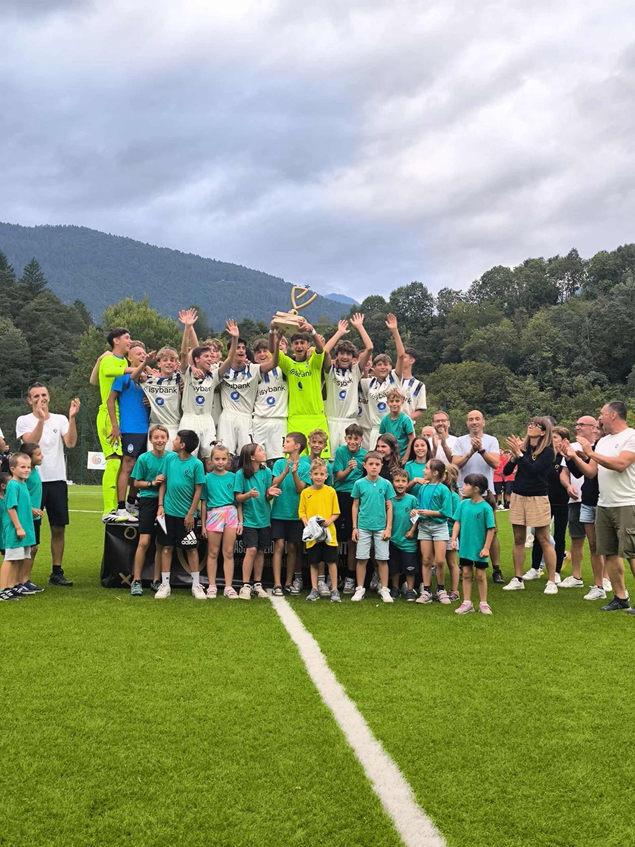 U15s, winners of the Paolo Valenti Summer Cup