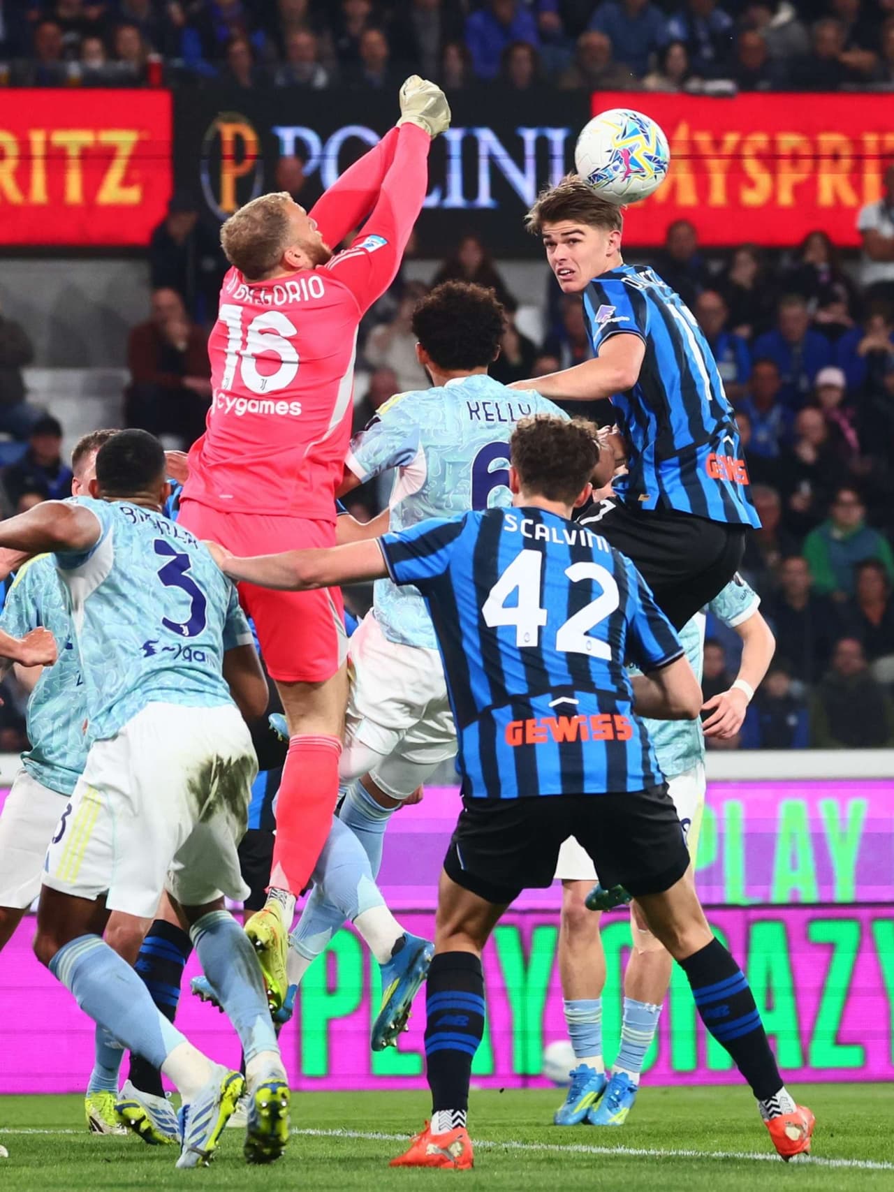 Cruel Woodwork as Juventus edge it in Bergamo