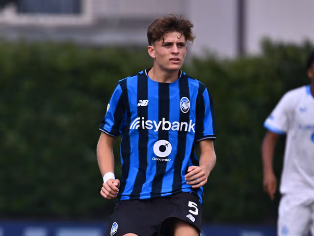 Steffanoni at the U-17s World Cup with Italy