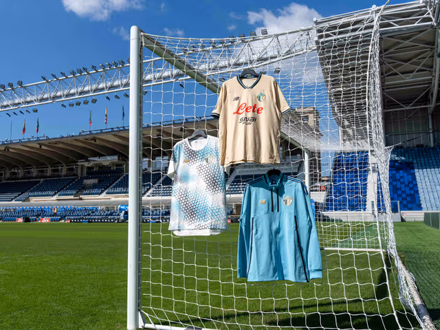 Complete your Third Kit look with the pre-match shirt and jacket
